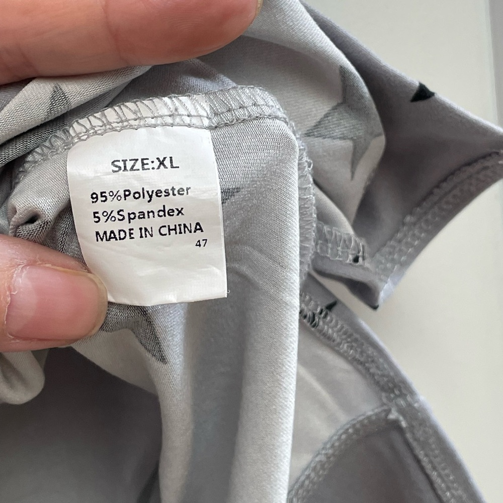 Star-Patterned Gray Sleeveless Tank Top Muscle Shirt | Hand Sewn | NWOT - Picture 4 of 8